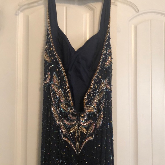 Formal worn 1 time - Picture 3 of 3